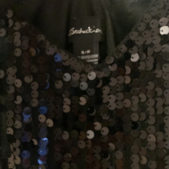 Lovely sequin dress! Perfect for the holidays 🎄 - Picture 5 of 5